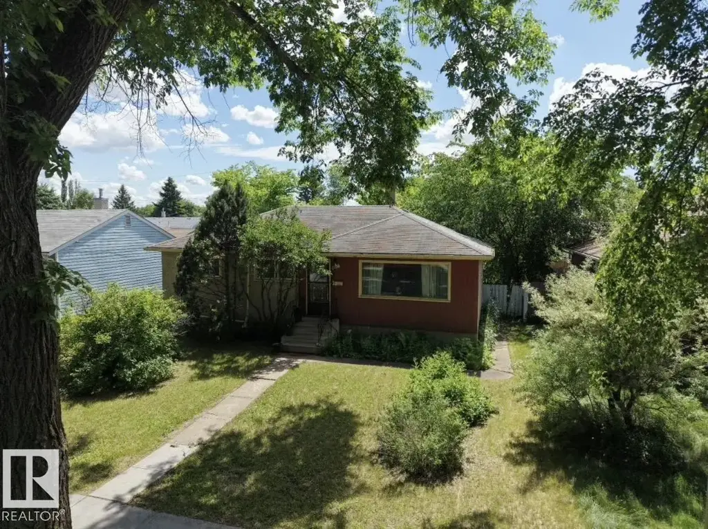 8719 67 Av Nw, Edmonton